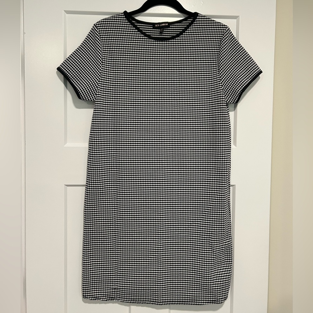 QED London Black and White Patterned Dress